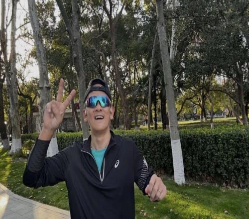 运动品牌CEO，争着踏上马拉松赛道