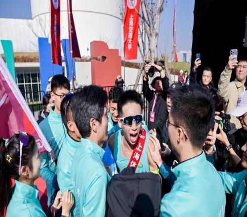 深一度｜高百总决赛落幕，它凭什么成为高校跑者的一束光