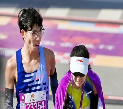 郑小倩｜南京马拉松229，中长跑名将的全马首秀