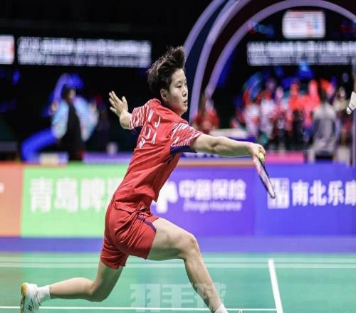 亚团赛：国羽女队锁定四强席位，男队今晚迎挑战