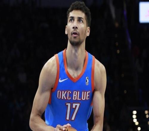 一夜3大消息！勇士一签一裁，湖人升实力榜第三，保罗仍想回归