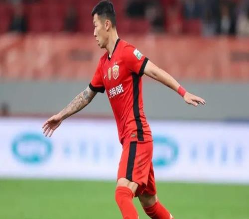 一锅端！3大国脚集体转会，加盟中超新贵，组豪华阵容，投入2.6亿