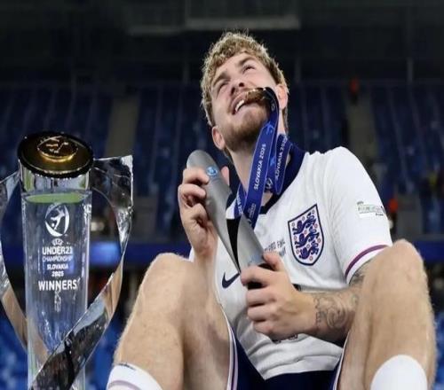 唏嘘！欧青赛MVP超2个月没球踢维拉考虑冬窗退货