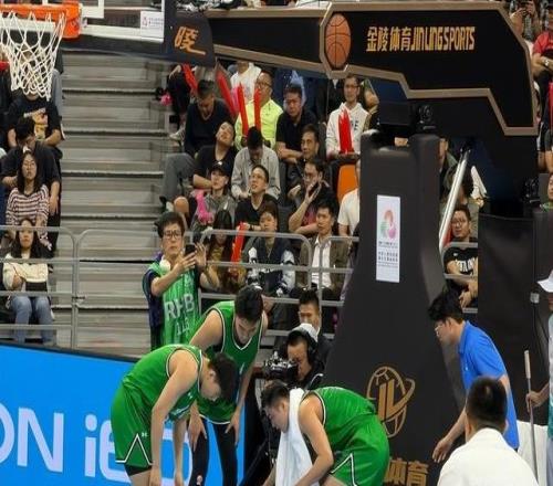 辽宁男篮官方：赵继伟诊断左侧大腿肌肉拉伤后续恢复需详细检查