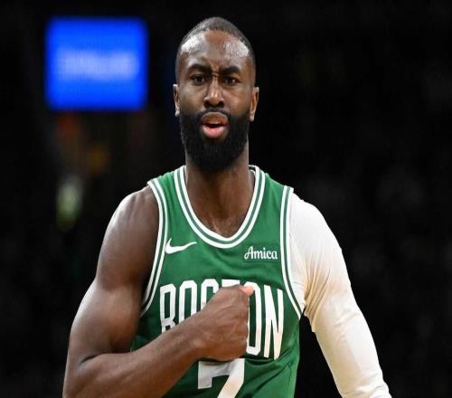 毫不留情，杰伦布朗公开批评湖人队勒布朗詹姆斯总是假摔