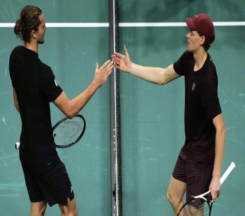 血洗兹维比肩德纳，谁能阻挡辛纳卫冕年终？