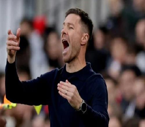 皇马主帅一根筋！球队00上后卫+2天才不用，领先巴萨3分争冠有变