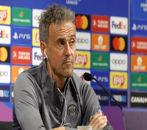 新科欧冠冠军再现妖星：恩里克提拔了16岁边后卫，主力其实才23岁