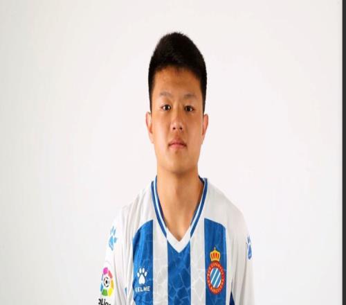 杨希接近加盟上港！媒体人社媒透露俱乐部最新引援动态，值得期待