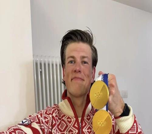 他的行李箱就像联合国，米兰冬奥上的5个身影