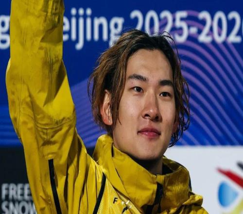 苏翊鸣“背靠背1980”创吉尼斯世界纪录