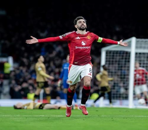 6年忠心遭践踏！B费开炮：曼联想卖掉我一些人眼里只有钱