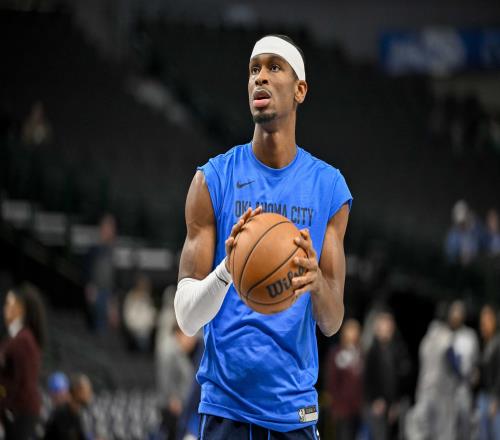 被球砸中却撑起联盟运转的无名英雄揭秘NBA球童与汗水斗争的日常