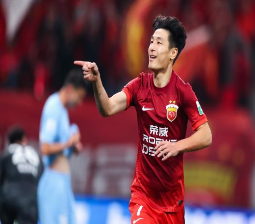 沪媒：海港也是误判的受害者，中国足协该向坚持看中超的球迷道歉