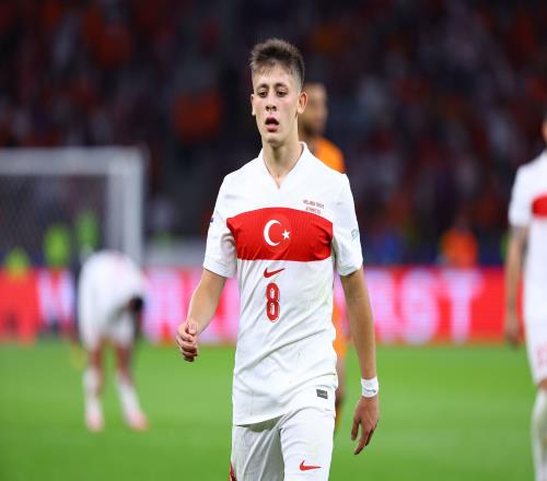 未来是你的！19岁居勒尔首届欧洲杯落幕，1球2助随土耳其杀入八强