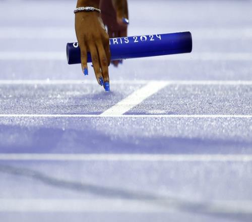 女子4x100米接力：美国队摘金英国队银牌德国队铜牌