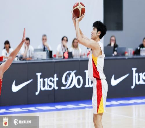 不在状态！中国U18半场落后日本7分张博源9分2帽段睿骐9中2