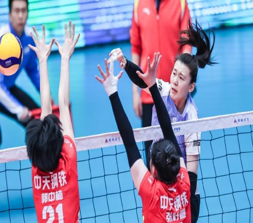 恭喜！中国女排25岁重炮复活：李盈莹冠军搭档轰14分力挫卫冕冠军