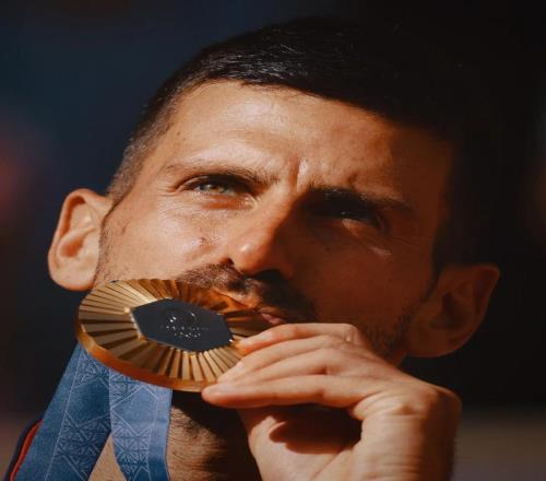 德约澳网决赛首败却创纪录！双龄榜前三，唯一横跨近 20 年的王者