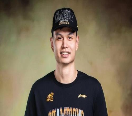 还回CBA打球吗许钟豪竟加盟NBL湖南队因动作过大屡惹争议