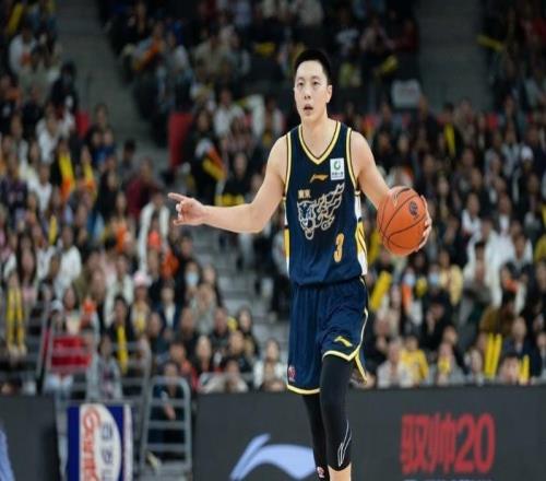 广东队逼出最强摇摆人！中国男篮要带徐杰！郭士强必须征召这两人