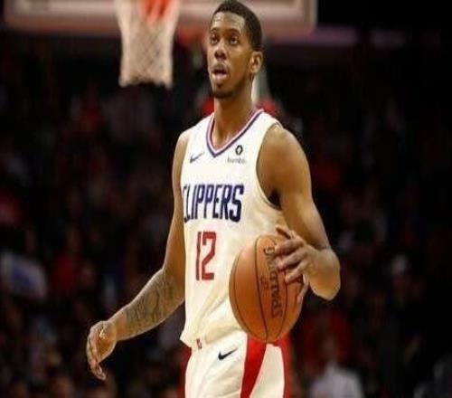 快船巅峰赛季场均9.7分！曝新疆男篮签下前NBA后卫蒂龙华莱士