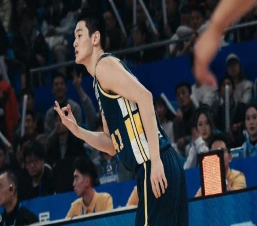 大胜33分！广东男篮晋级八强，“小胡金秋”表现出彩