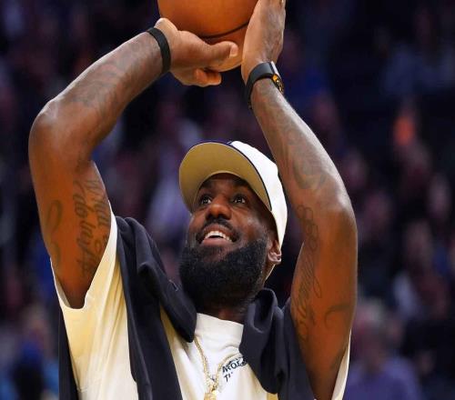 湖人里夫斯在打鹈鹕砍31分后，发表了令人捧腹的“少儿不宜”言论