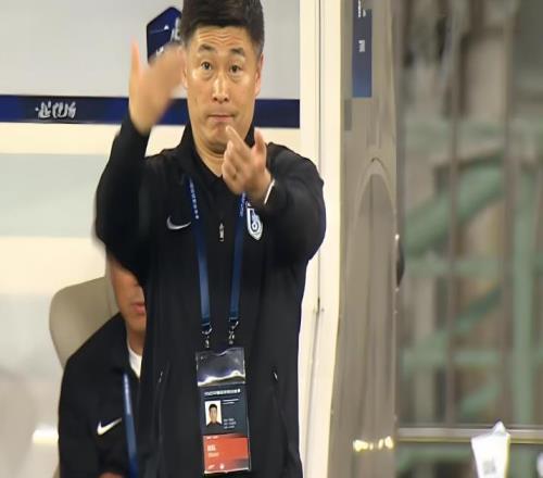 李国旭刚官宣留任大连英博！就有可能跟这两位外援续约，值得期待