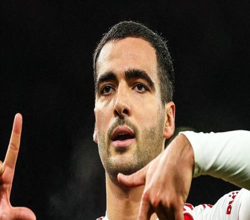 梅里诺是2025年英超阿森纳队内射手王，也是同期英超头球王