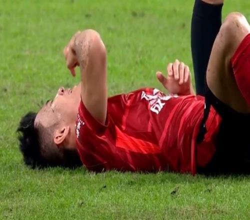 成都蓉城为何失败媒体人：俱乐部业余，球迷拙劣，不配拿冠军