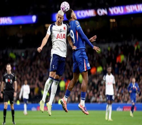 蓝军玻璃人复出即献顶级表现：6次成功争顶+3次成功过人！