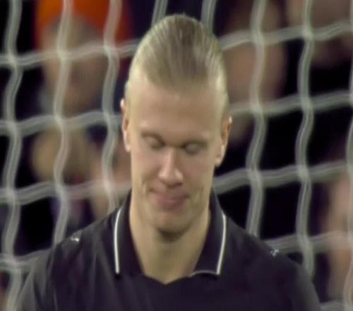 哈兰德自英超首秀以来13次中框，同期仅次于努涅斯和B费