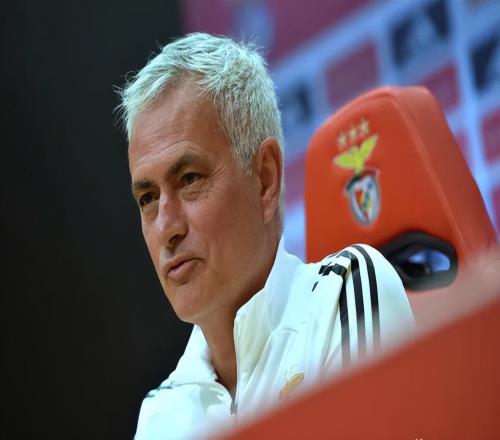 掀翻意甲冠军！穆里尼奥欧冠久违2连胜，前国米主帅暴露最大弱点