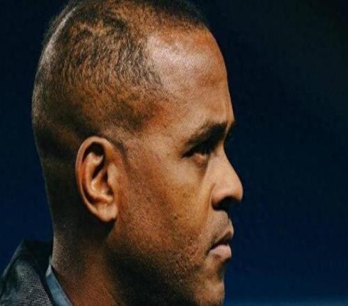 果子被摘了巴萨名宿为库拉索打下基础，但带队进世界杯的不是他