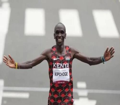 “以后我跟马拉松之神戴同款”，华为手表与“地表最强跑团”合作让跑步中产兴奋成啥样了？