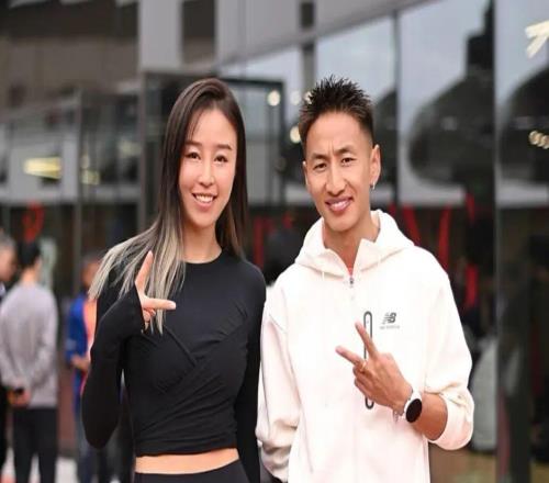 腾亚萱｜和贾俄仁加结婚后，我成了训练营的老板娘