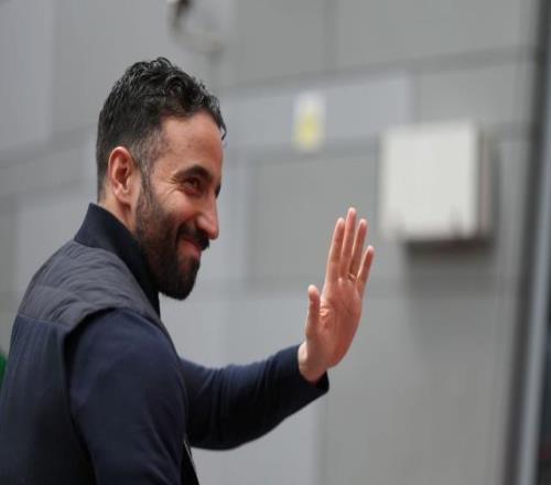 【英超】曼联客战水晶宫，B费领衔，芒特、阿马德先发