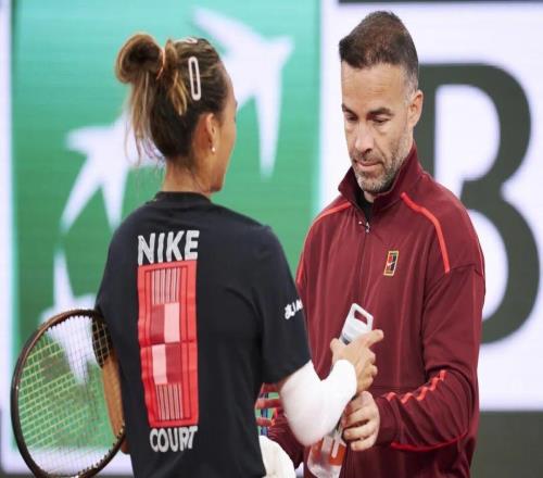 郑钦文取关功勋教练里巴，师徒关系再生变数？