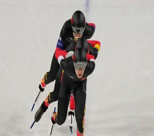 中国速度滑冰再创历史，这枚男子团体追逐铜牌有多难？