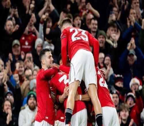 曼联主场44平伯恩茅斯，B费关键表现难挽狂澜，防线漏洞是隐患