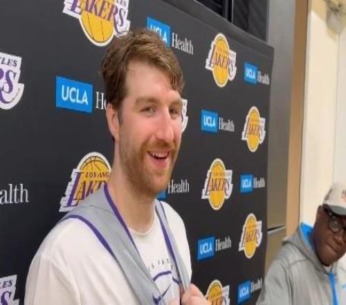 G联赛和湖人都跟詹姆斯同队过，蒂米：太疯狂了，那可是GOAT啊