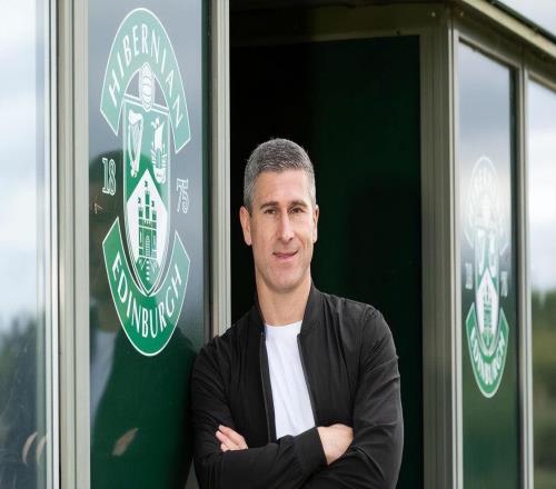 抢手！中超2大豪门争夺44岁少帅，曾对抗郑智，他能接班徐正源