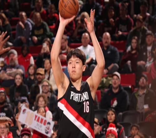 官方队记：杨瀚森自信心远超赛季初期12月初预计再下放发展联盟