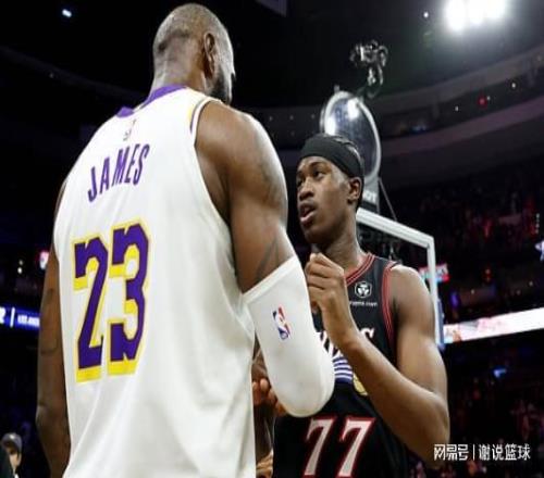 湖人结束客场之旅三喜临门，詹姆斯迎新里程碑，一数据领跑全联盟