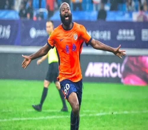 一鸣惊人！中超12场7球神锋走红，收多家豪门报价，月薪56万嫌少