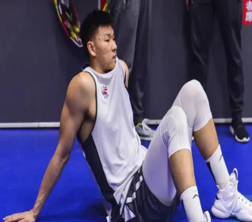 CBA最差的顶薪球员！拿600万场均2分，京蜜怒喷：冒充职业球员