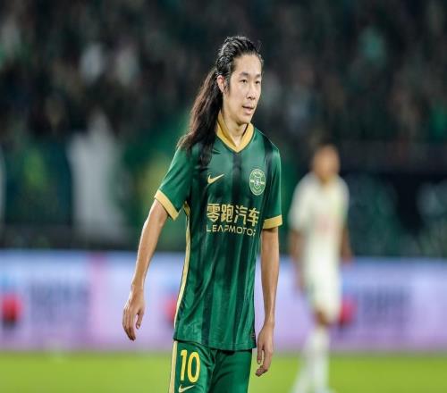 李金羽笑开花了！一分钱不花官宣一名国脚级王牌中场，曾留洋欧洲