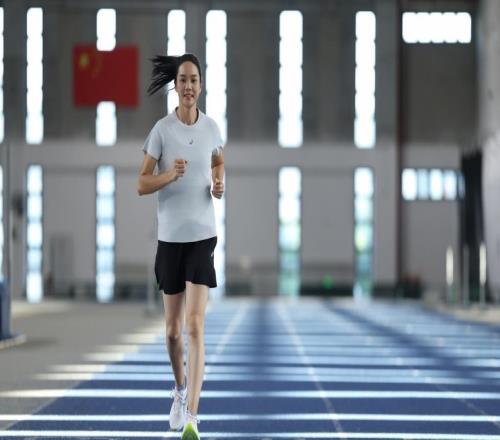 荣耀终章｜从打工妹到田径队大姐，爱笑的韦永丽写就一段传奇