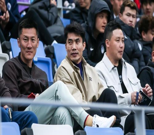 官宣！中超首位新帅上任，40岁前国足天才，4轮抢7分助深圳保级